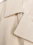 Kirsten | Kort Trenchcoat med Snøredetaljer