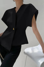 Marise | Topp skulpturell silhuett med gullspenne