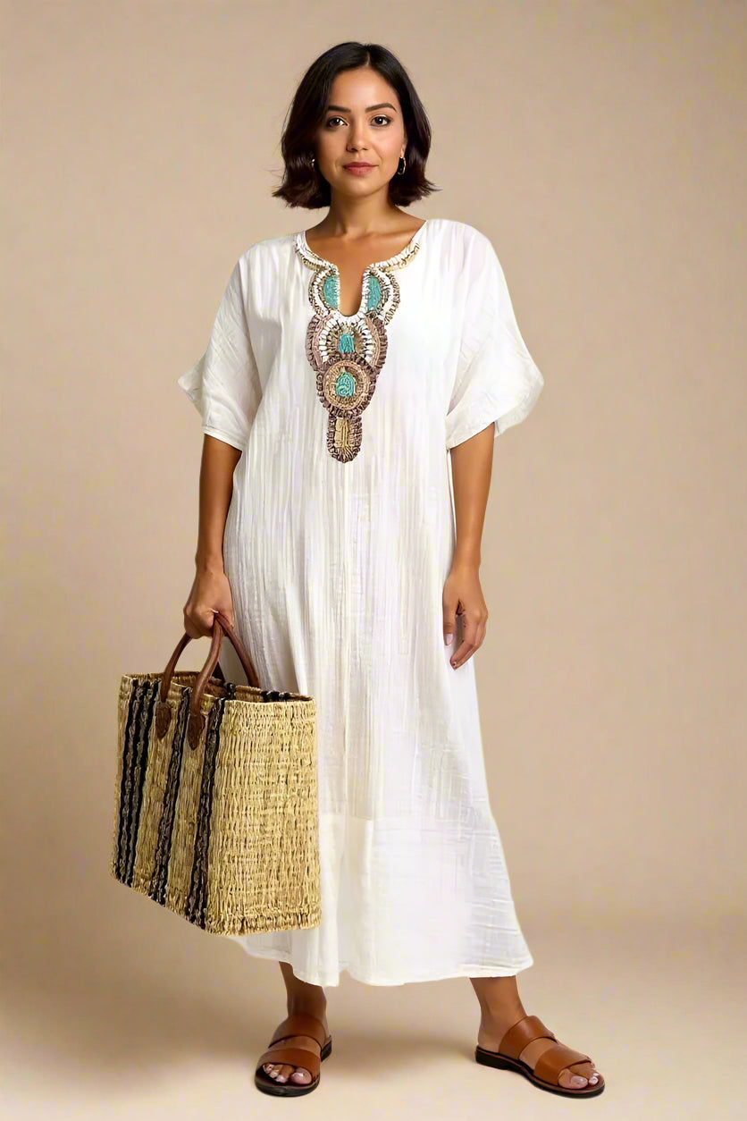 Elina Kjole | Lang kjole med decoteret hals og sideslidser